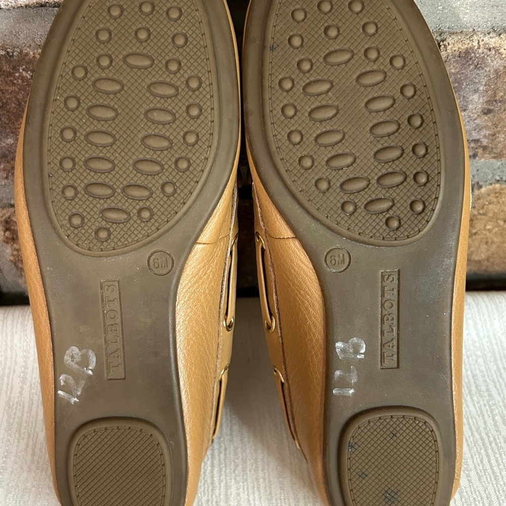 TALBOTS “Everson” Driving Moccasins Camel Pebble Leather - Picture 8 of 13